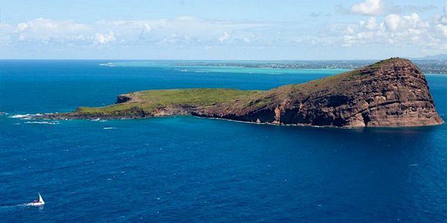 Exclusive Yacht Cruise to Northern Island for 2 (11)